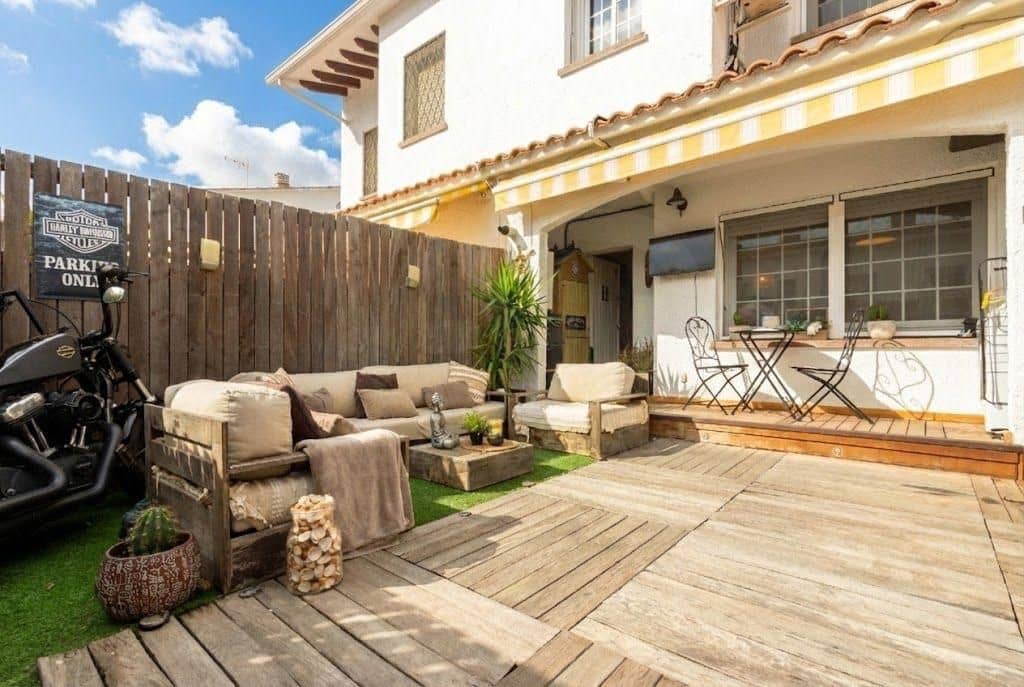 3 bedroom Terraced Villa for sale in Castelldefels with pool - € 550,000 (Ref: 10114565)