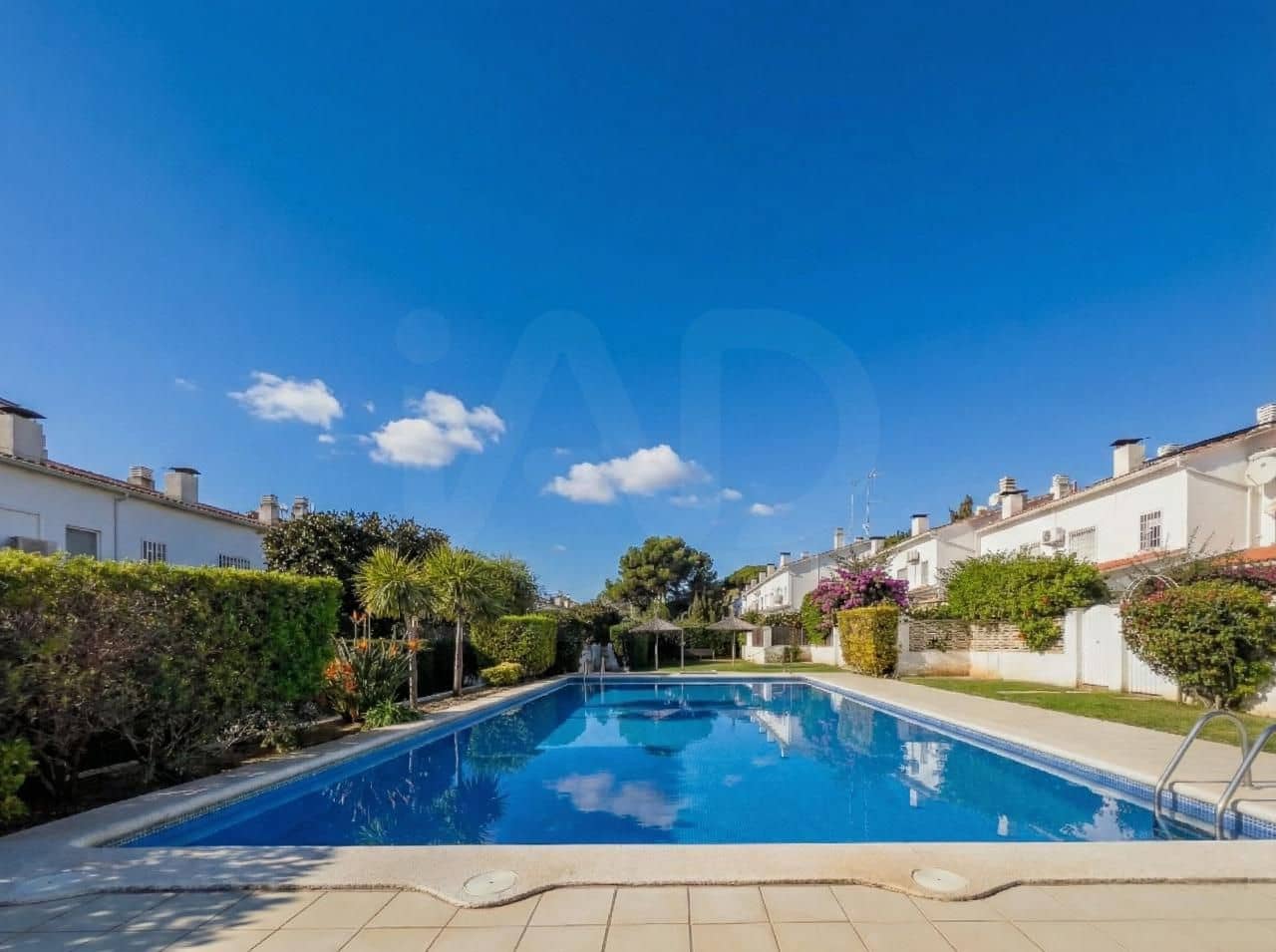 3 bedroom Terraced Villa for sale in Castelldefels with pool - € 550,000 (Ref: 10114565)