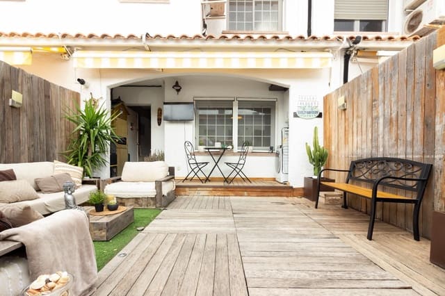 3 soveværelse Rækkehus til salg i Castelldefels med swimmingpool - € 550.000 (Ref: 10114565)