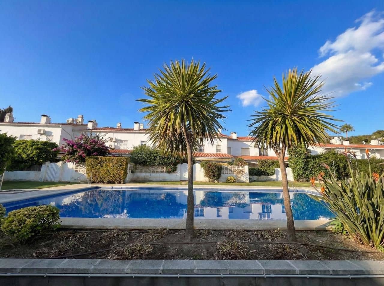 3 bedroom Terraced Villa for sale in Castelldefels with pool - € 550,000 (Ref: 10114565)