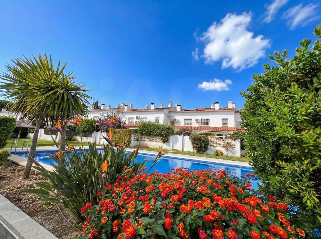 3 bedroom Terraced Villa for sale in Castelldefels with pool - € 550,000 (Ref: 10114565)