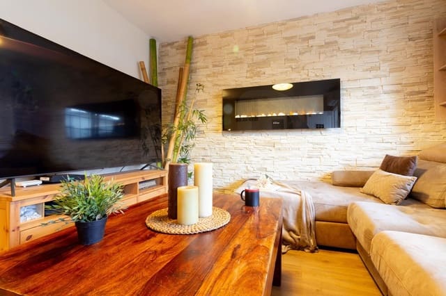 3 soveværelse Rækkehus til salg i Castelldefels med swimmingpool - € 550.000 (Ref: 10114565)