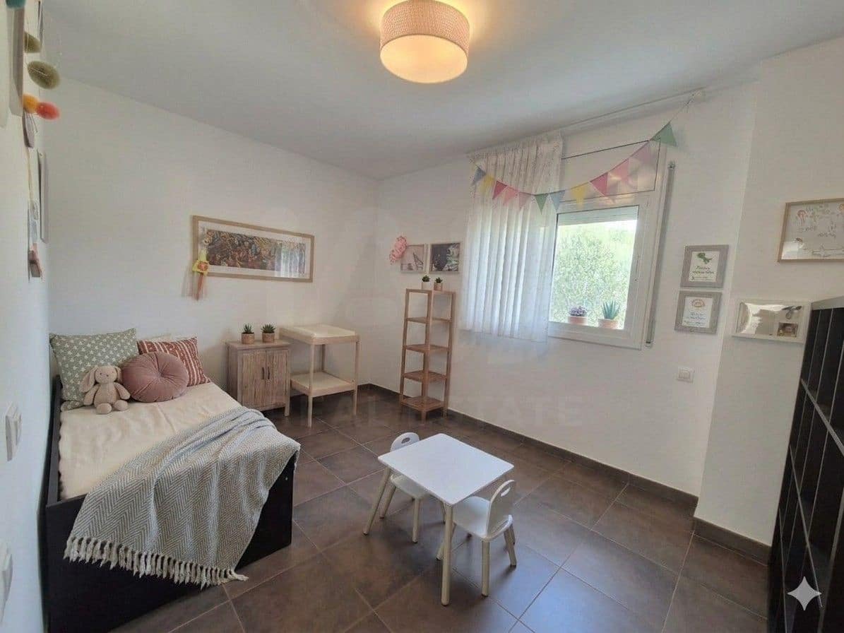 4 bedroom Townhouse for sale in Cubelles with garage - € 399,990 (Ref: 10114566)
