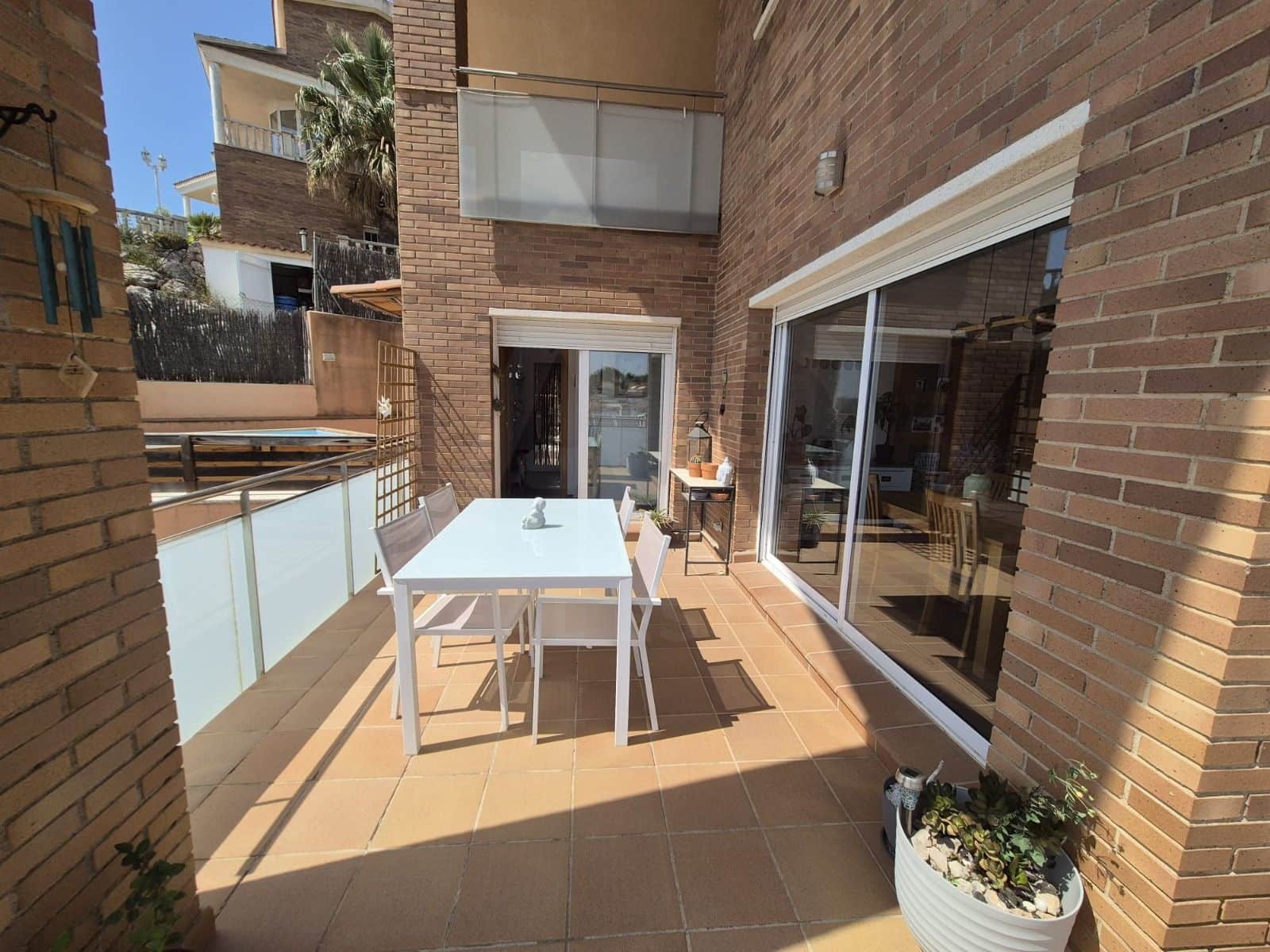 4 bedroom Townhouse for sale in Cubelles with garage - € 399,990 (Ref: 10114566)