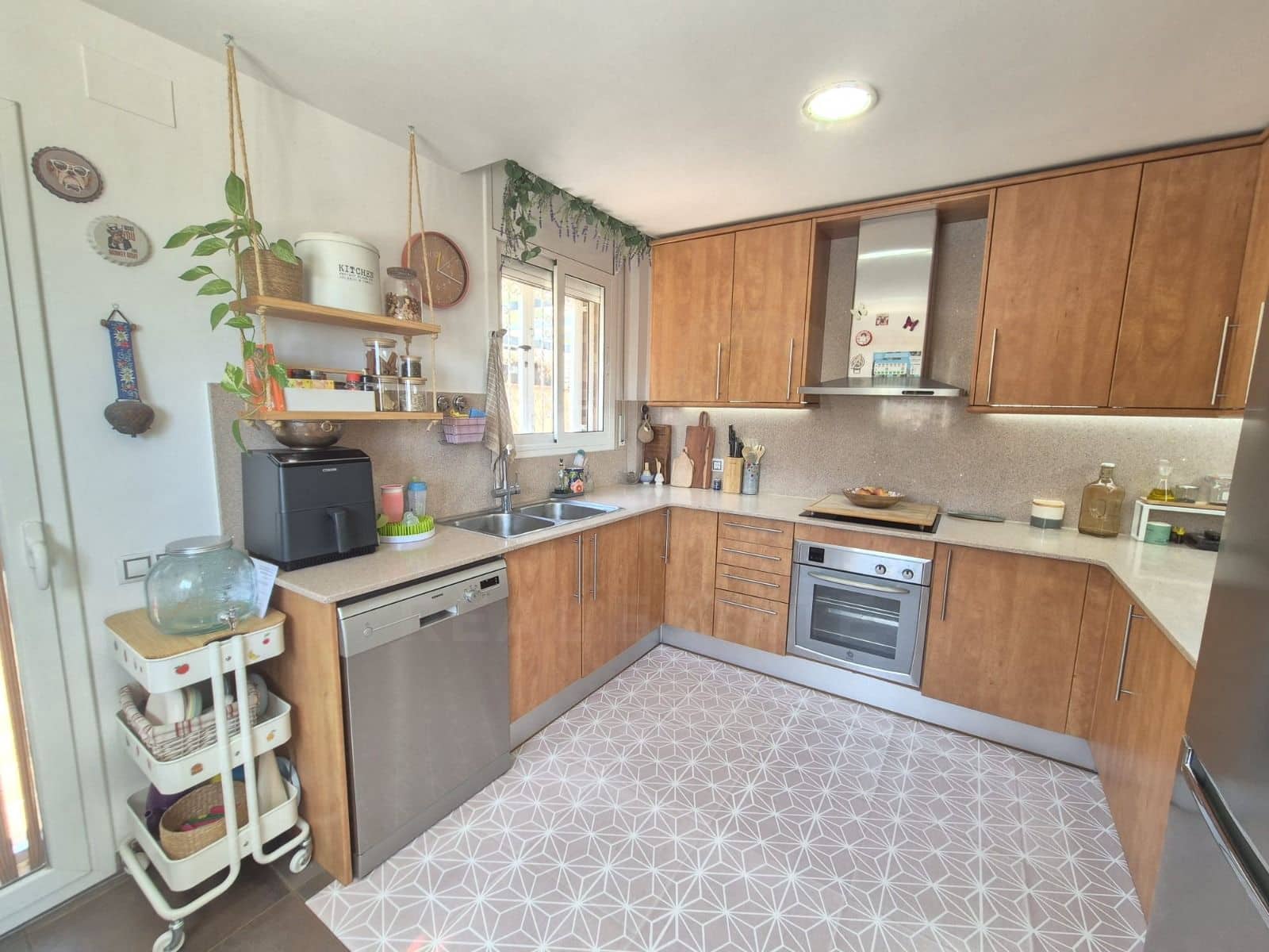 4 bedroom Townhouse for sale in Cubelles with garage - € 399,990 (Ref: 10114566)