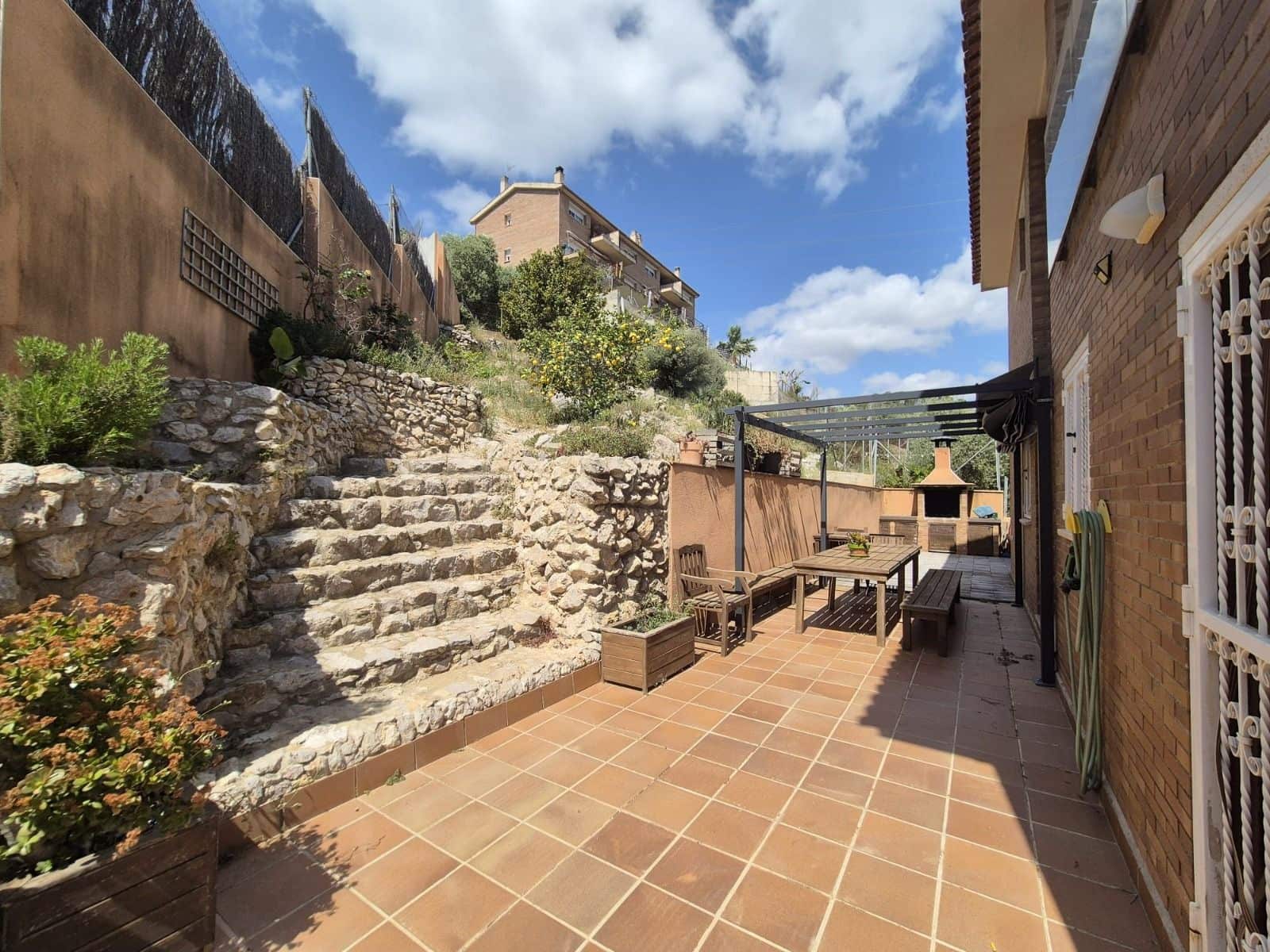 4 bedroom Townhouse for sale in Cubelles with garage - € 399,990 (Ref: 10114566)