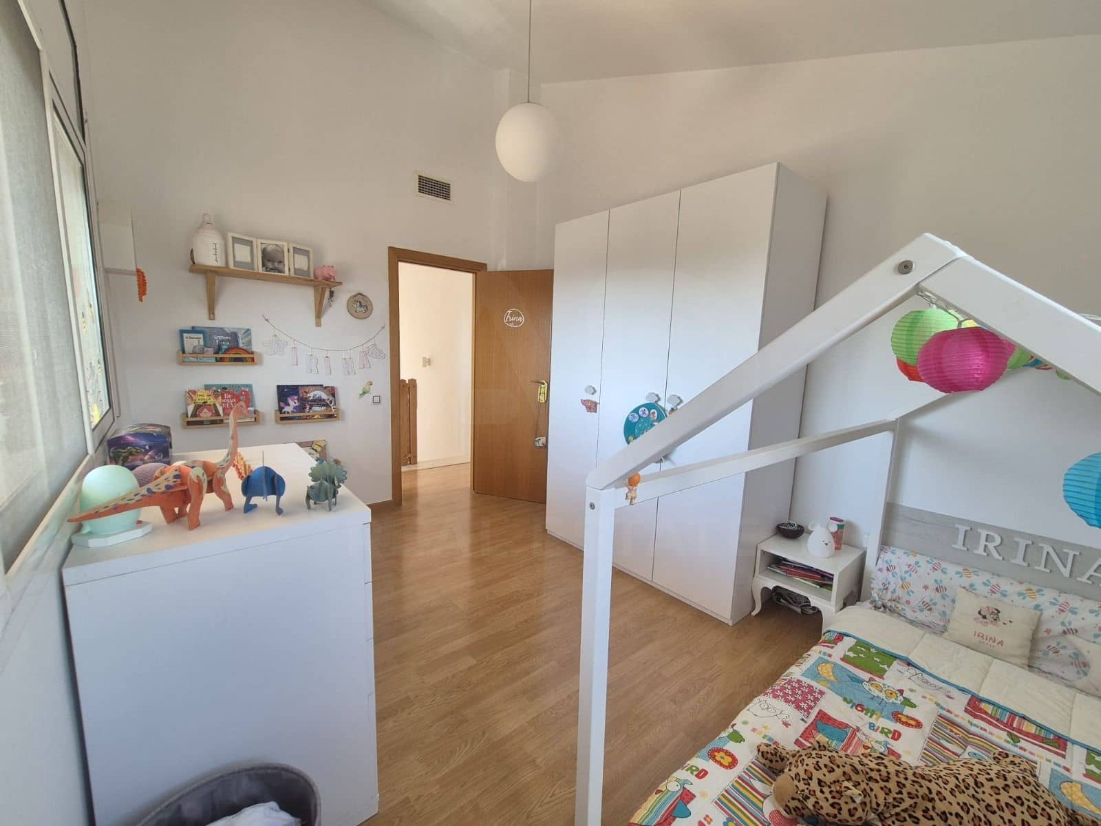 4 bedroom Townhouse for sale in Cubelles with garage - € 399,990 (Ref: 10114566)