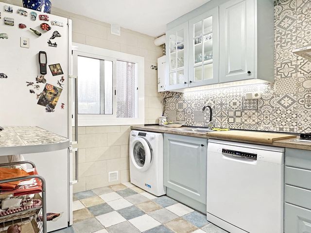 3 makuuhuone Rivitalo myytävänä paikassa Roda de Barà mukana 
autotalli - 265 000 € (Ref: 10114572)