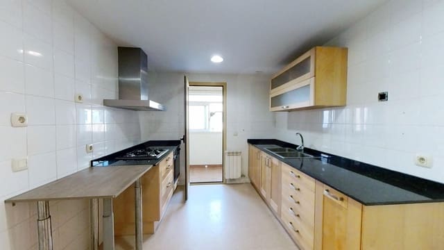 4 makuuhuone Huoneisto myytävänä paikassa El Vendrell mukana 
autotalli - 187 000 € (Ref: 10114574)