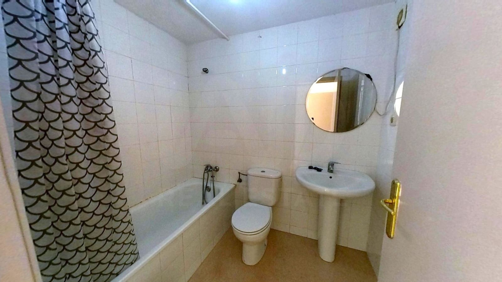 4 bedroom Apartment for sale in El Vendrell with garage - € 187,000 (Ref: 10114574)