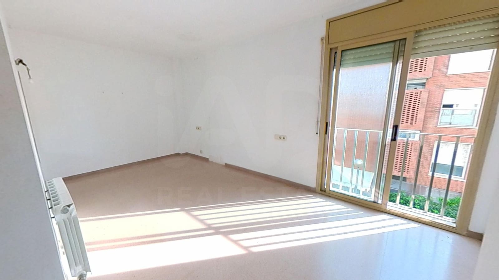 4 bedroom Apartment for sale in El Vendrell with garage - € 187,000 (Ref: 10114574)