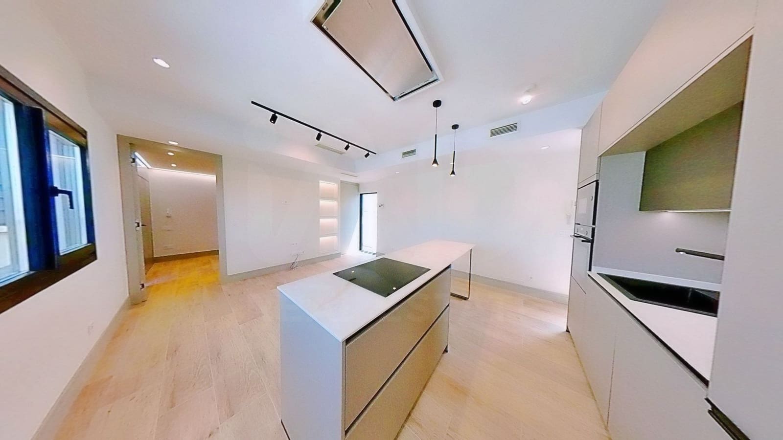 2 bedroom Penthouse for sale in Madrid city - € 920,000 (Ref: 10114576)