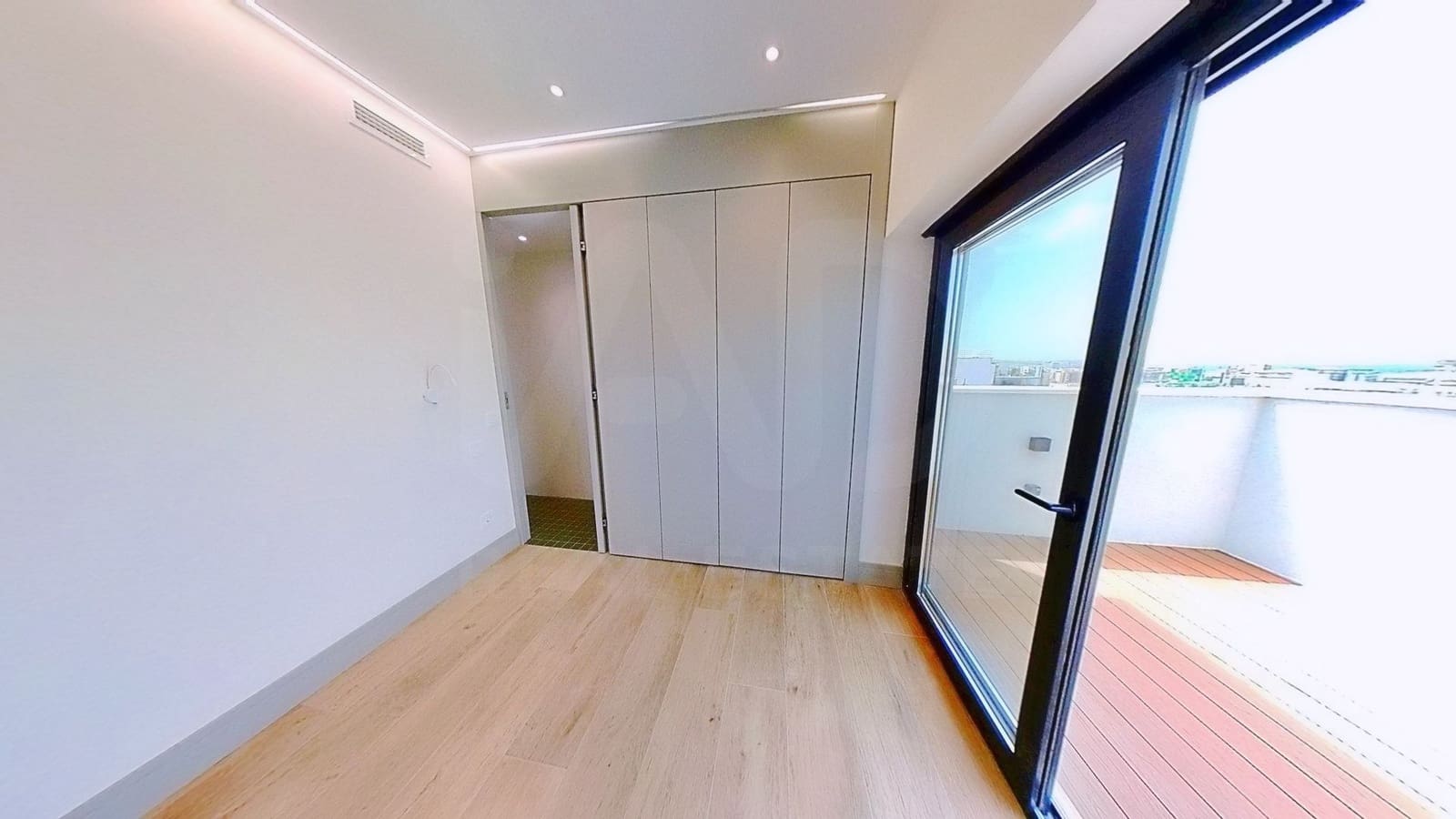 2 bedroom Penthouse for sale in Madrid city - € 920,000 (Ref: 10114576)