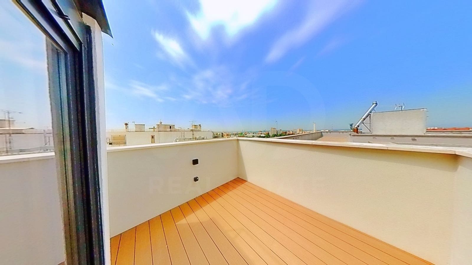 2 bedroom Penthouse for sale in Madrid city - € 920,000 (Ref: 10114576)