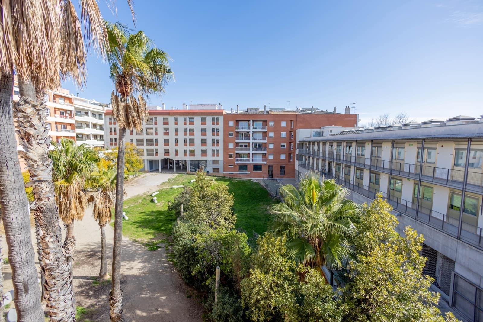 4 bedroom Townhouse for sale in Vilanova i la Geltru with garage - € 549,000 (Ref: 10114582)