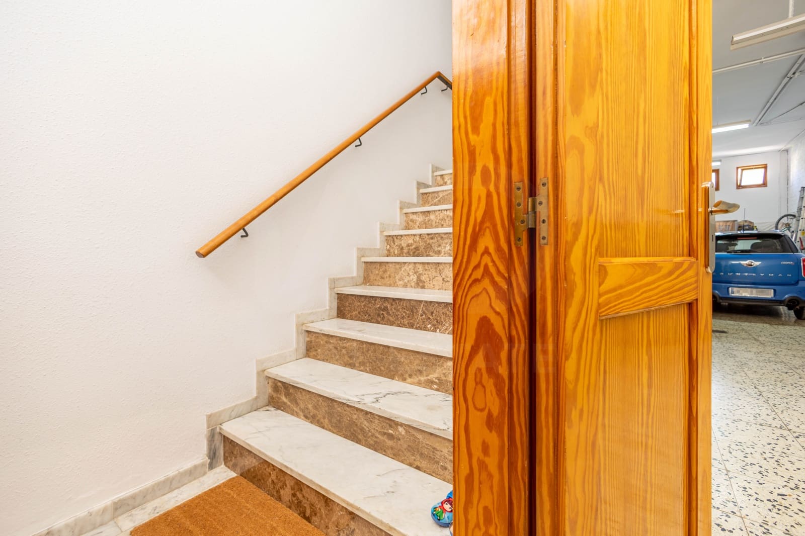 4 bedroom Townhouse for sale in Vilanova i la Geltru with garage - € 549,000 (Ref: 10114582)