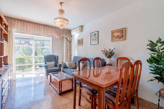 3 sovrum Lägenhet till salu i Villaverde Alto, Casco Histórico de Villaverde, Madrid stad - 240 000 € (Ref: 10114588)