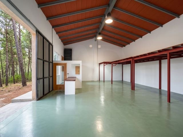 Rakentamaton maa myytävänä paikassa Alcoy / Alcoi - 150 000 € (Ref: 10114597)