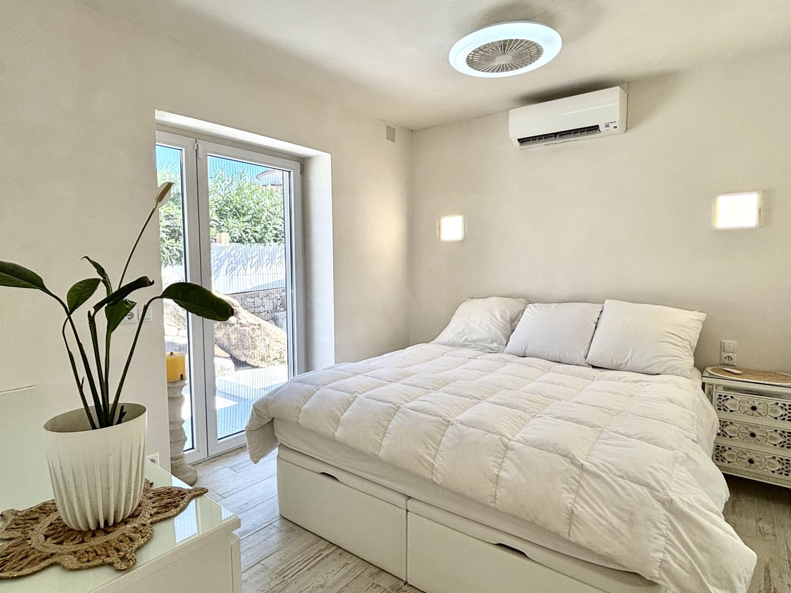2 bedroom Townhouse for sale in Denia with pool garage - € 679,000 (Ref: 10114599)