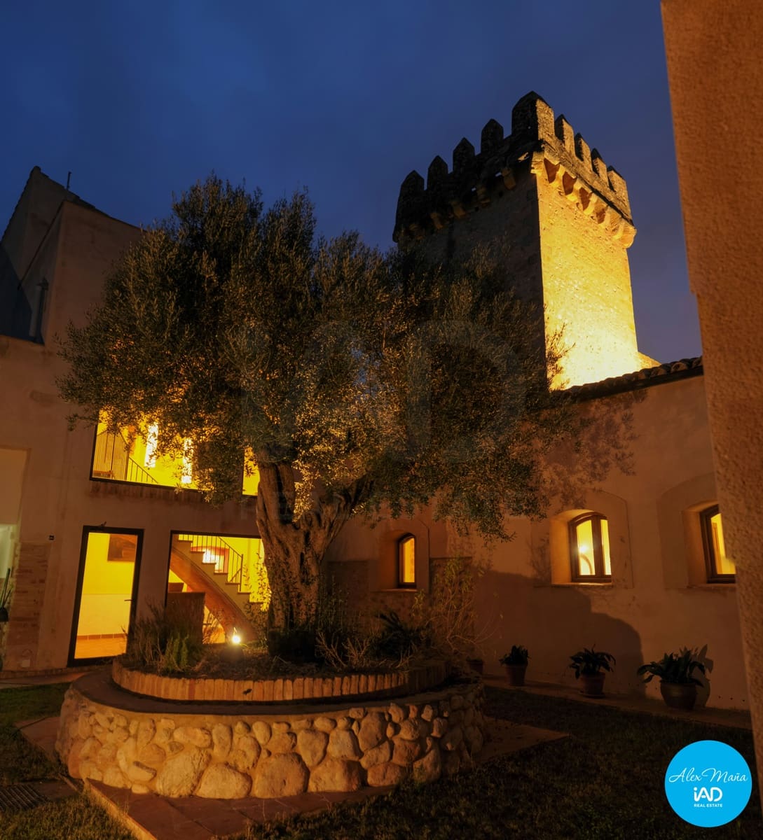 8 slaapkamer Hotel te koop in Tortosa met zwembad - € 2.200.000 (Ref: 10114603)