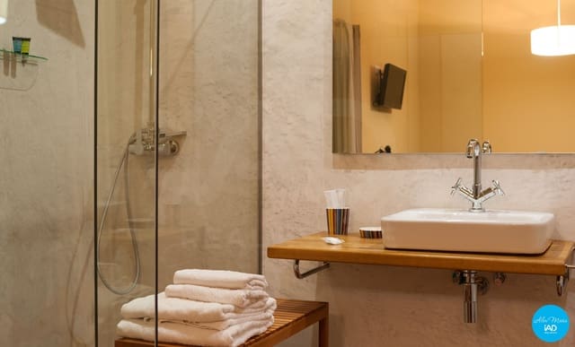 8 slaapkamer Hotel te koop in Tortosa met zwembad - € 2.200.000 (Ref: 10114603)