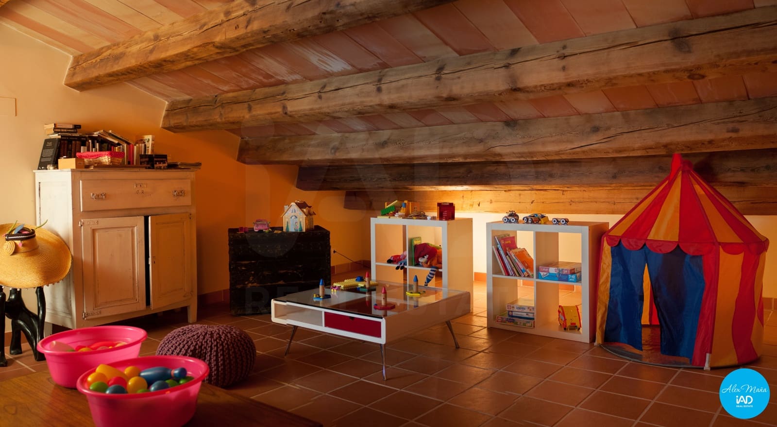 8 slaapkamer Hotel te koop in Tortosa met zwembad - € 2.200.000 (Ref: 10114603)