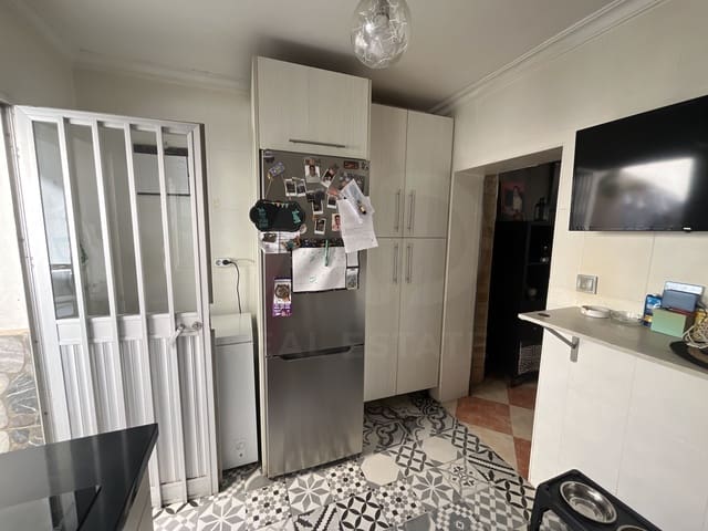 4 slaapkamer Rijtjeshuis te koop in Ciudad Jardín, Málaga stad - € 364.000 (Ref: 10115691)