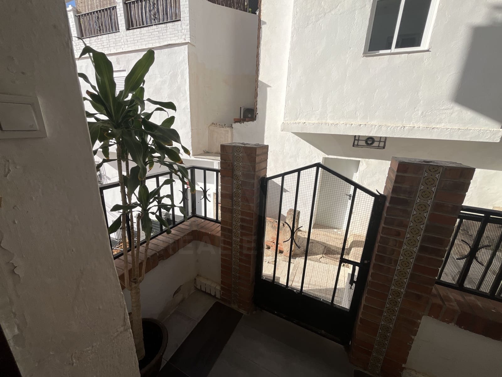 4 slaapkamer Rijtjeshuis te koop in Malaga stad - € 364.000 (Ref: 10115691)