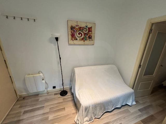 Appartement de 1 chambre à louer à Rios Rosas, Madrid ville - 970 € (Ref: 10115692)