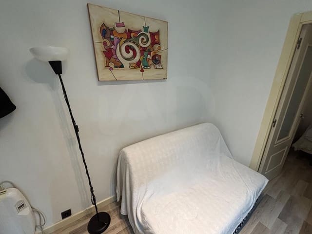 Appartement de 1 chambre à louer à Rios Rosas, Madrid ville - 970 € (Ref: 10115692)