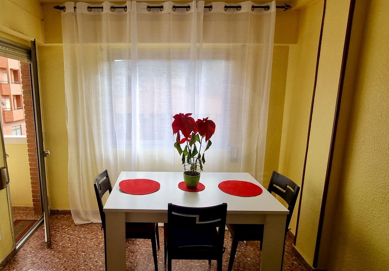 4 bedroom Apartment for sale in Biar with garage - € 115,000 (Ref: 10118126)