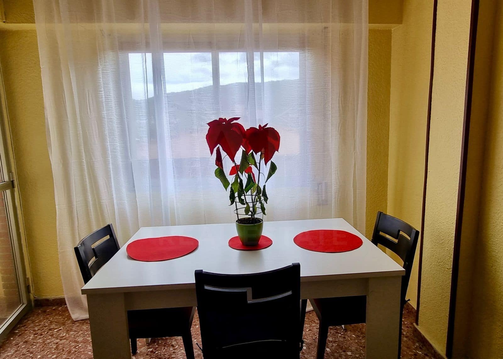 4 bedroom Apartment for sale in Biar with garage - € 115,000 (Ref: 10118126)