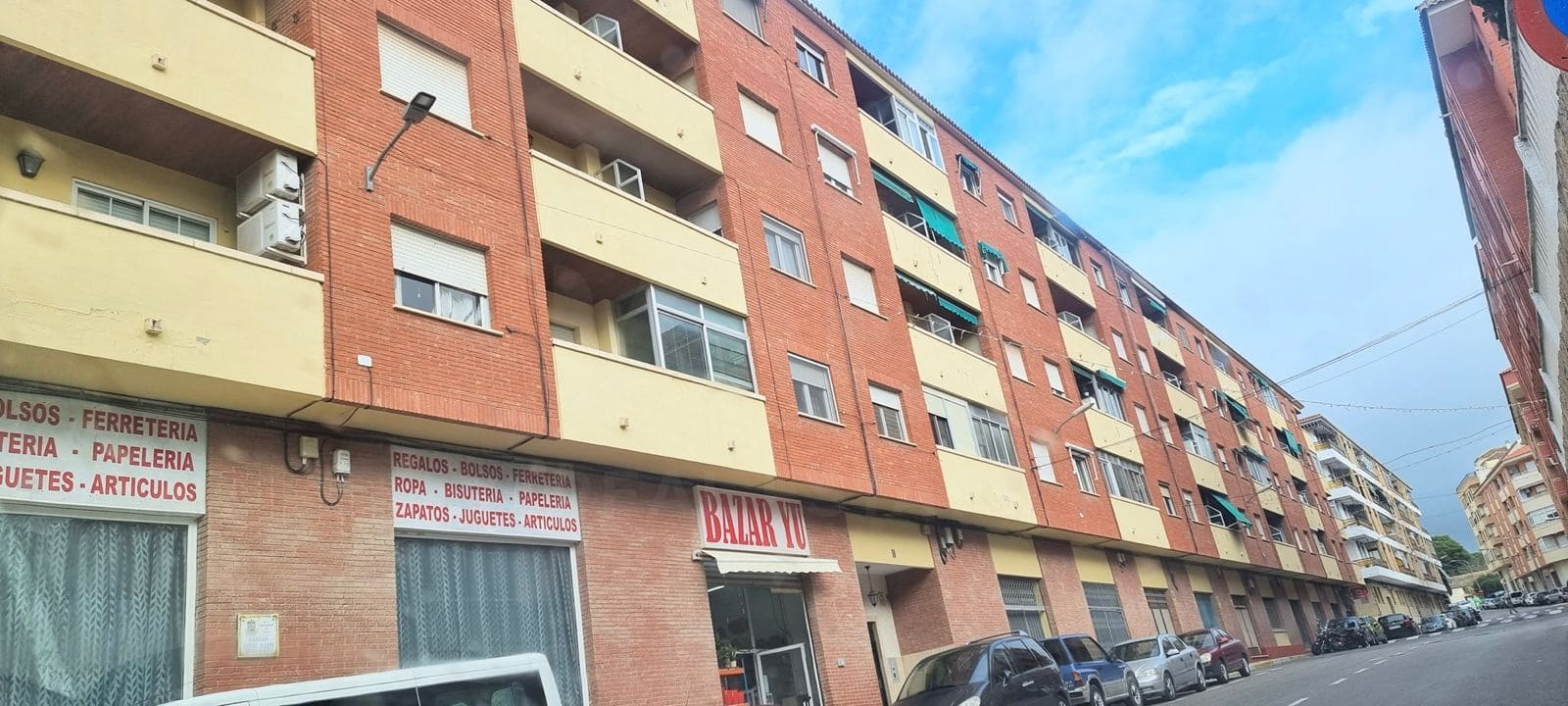 4 bedroom Apartment for sale in Biar with garage - € 115,000 (Ref: 10118126)