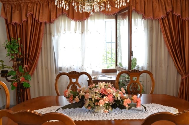 4 chambre Maison de Ville à vendre à Vinaròs avec garage - 375 000 € (Ref: 10118129)