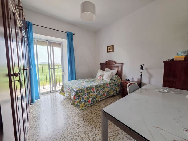 5 quarto Casa em Banda para venda em Antequera com piscina garagem - 500 000 € (Ref: 10118674)
