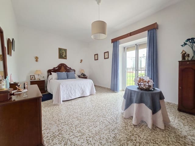 5 quarto Casa em Banda para venda em Antequera com piscina garagem - 500 000 € (Ref: 10118674)