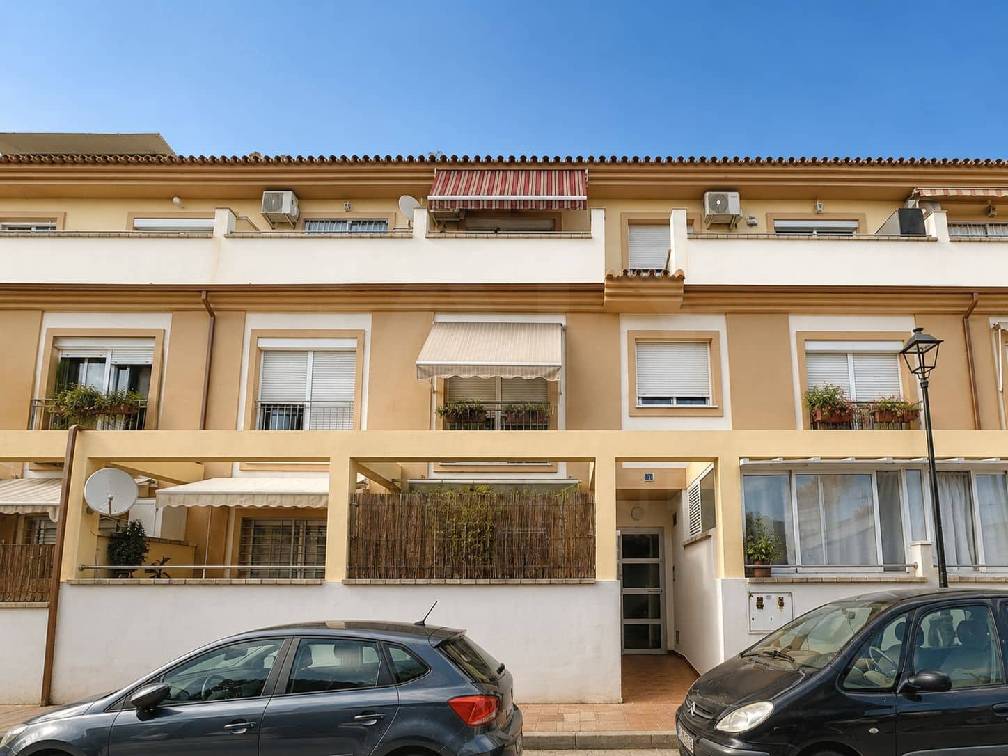 2 sypialnia Dom na sprzedaż w Cartama z garażem - 260 000 € (Ref: 10118677)