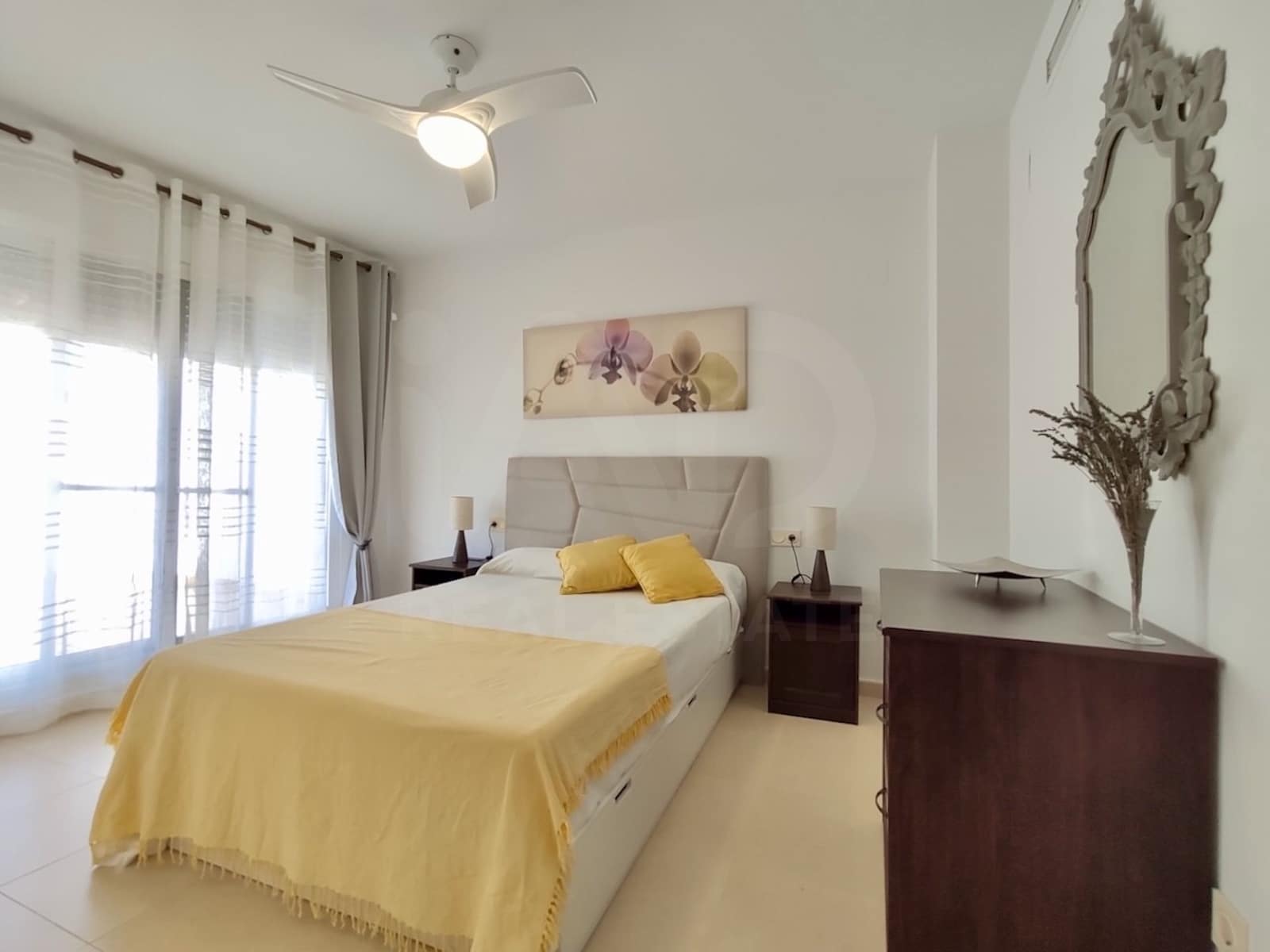4 bedroom Villa for rent in Valencia city with garage - € 1,800 (Ref: 10119973)
