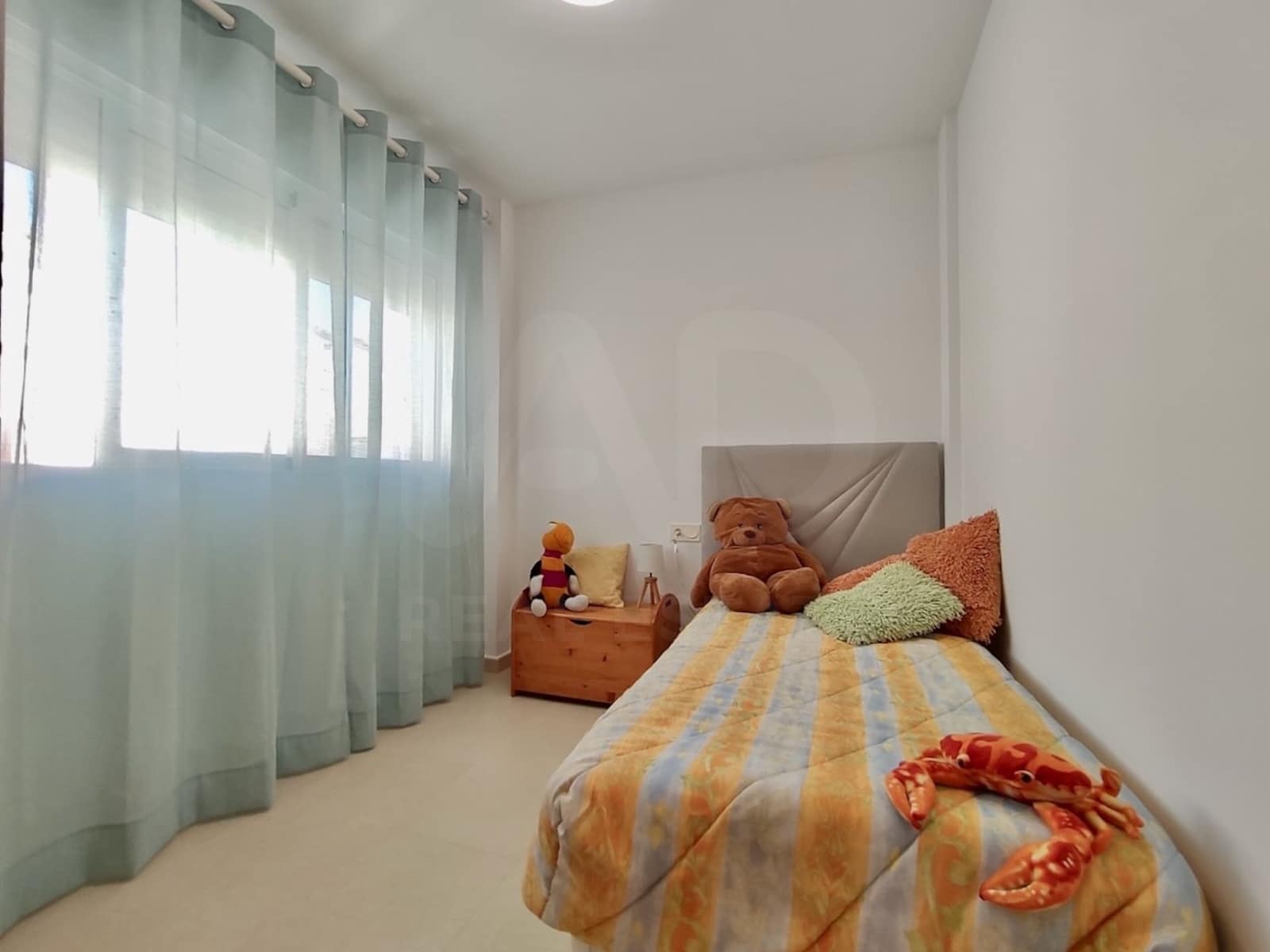 4 bedroom Villa for rent in Valencia city with garage - € 1,800 (Ref: 10119973)