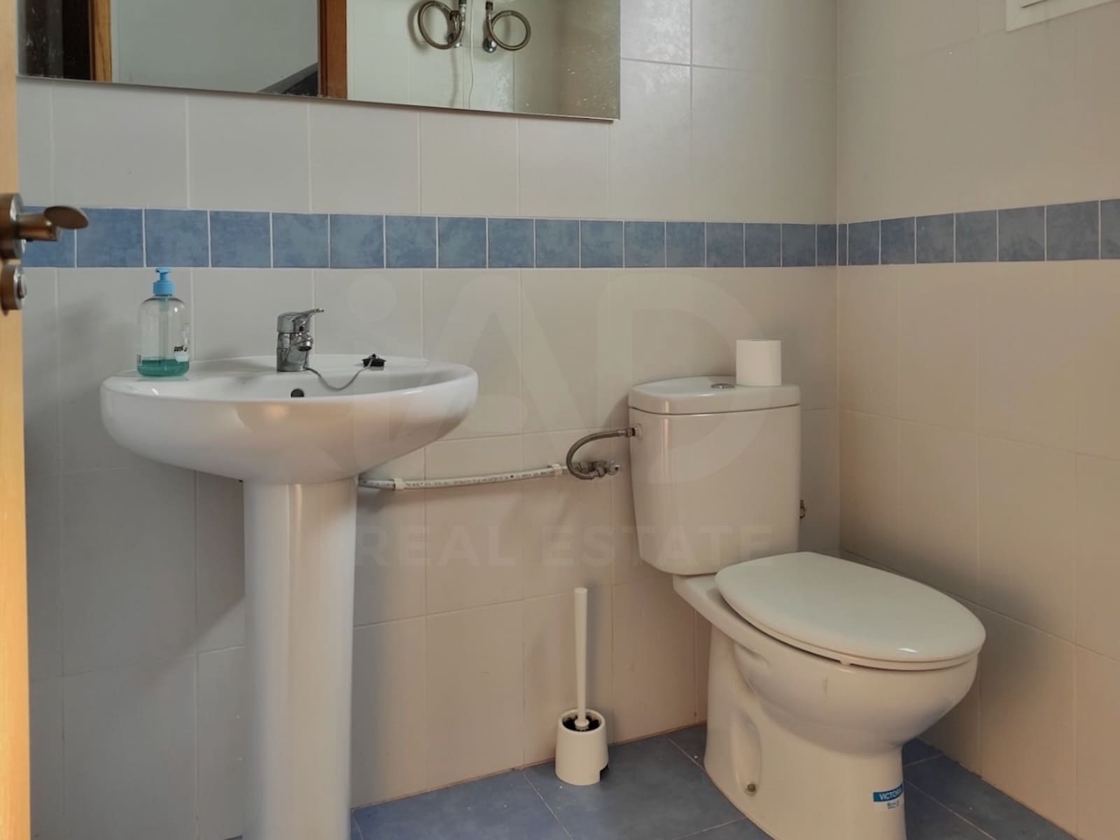 4 bedroom Villa for rent in Valencia city with garage - € 1,800 (Ref: 10119973)