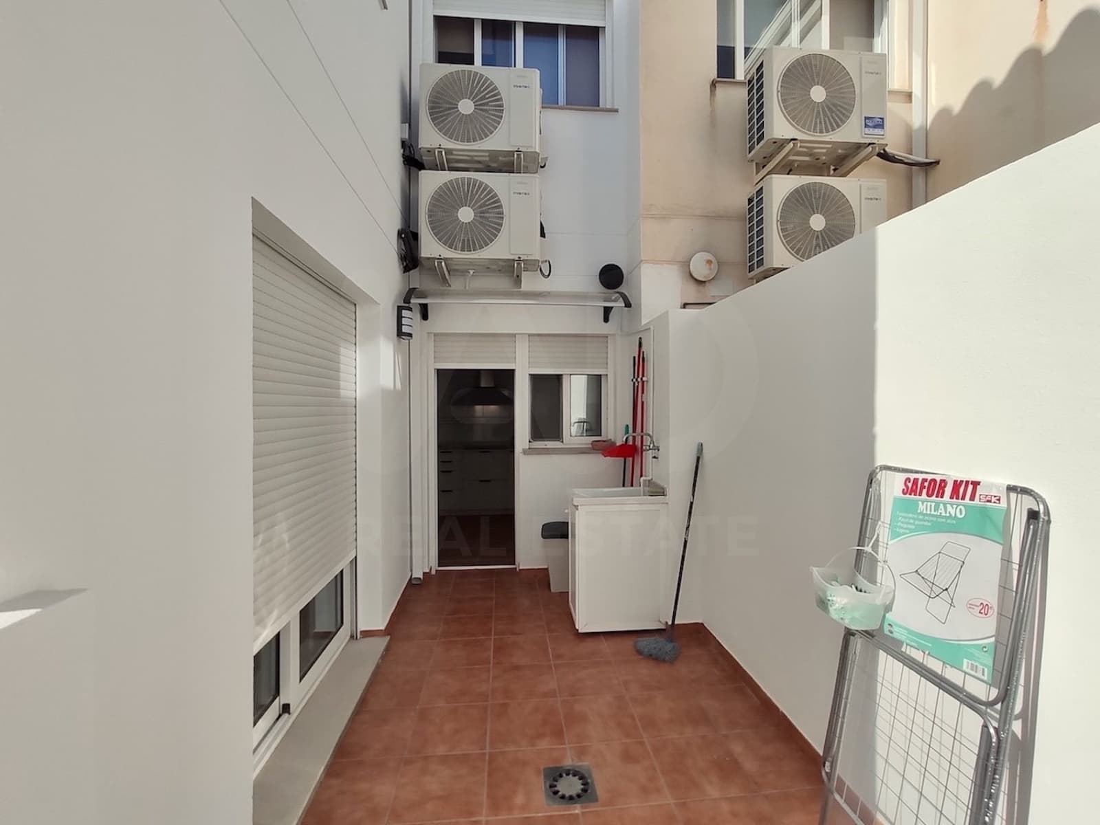 4 bedroom Villa for rent in Valencia city with garage - € 1,800 (Ref: 10119973)
