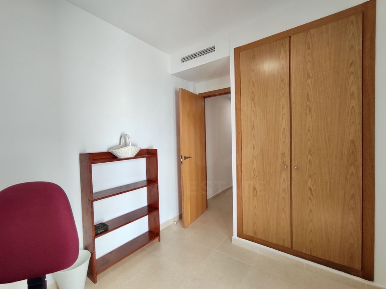 4 bedroom Villa for rent in Valencia city with garage - € 1,800 (Ref: 10119973)