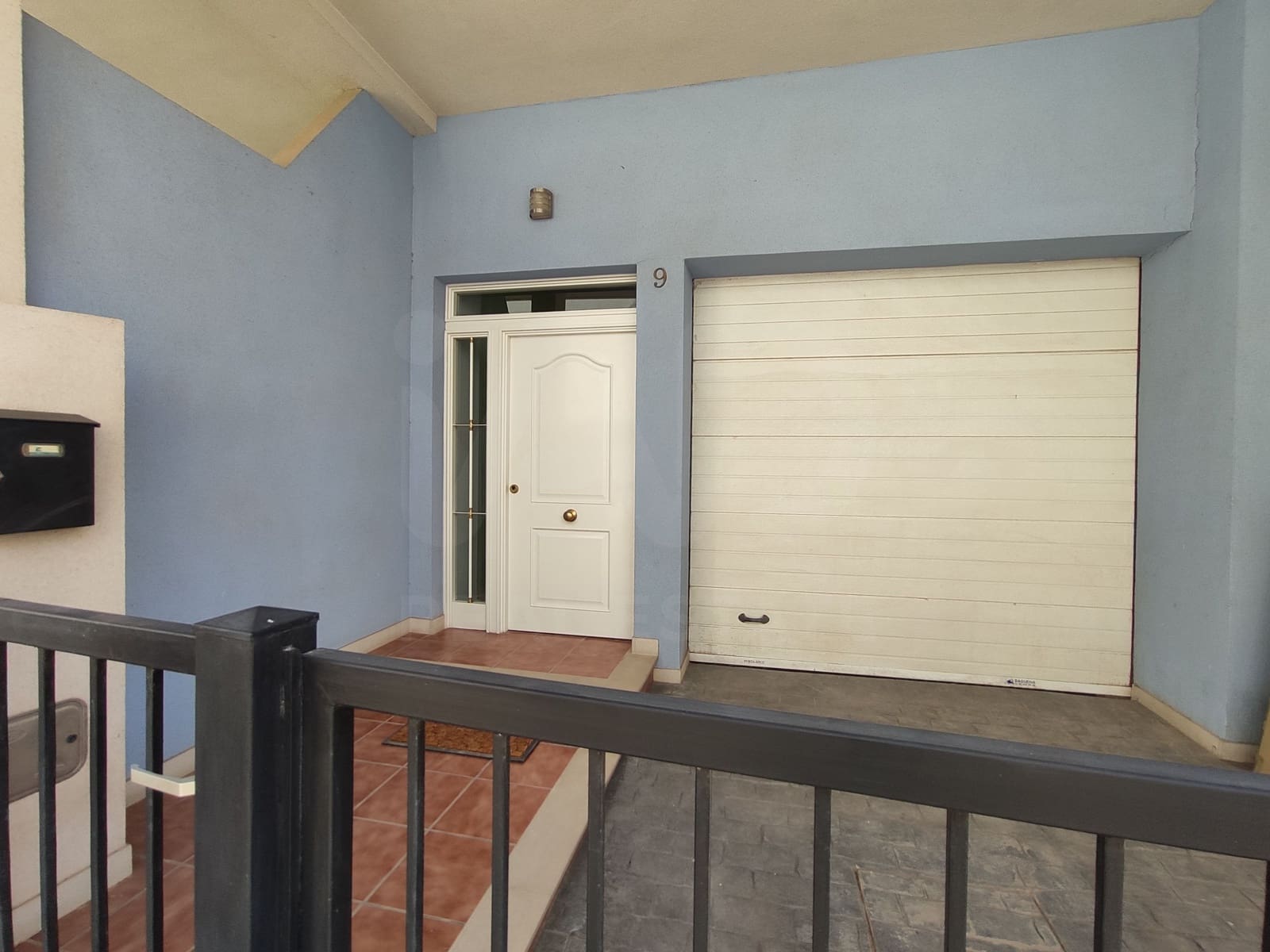 4 bedroom Villa for rent in Valencia city with garage - € 1,800 (Ref: 10119973)