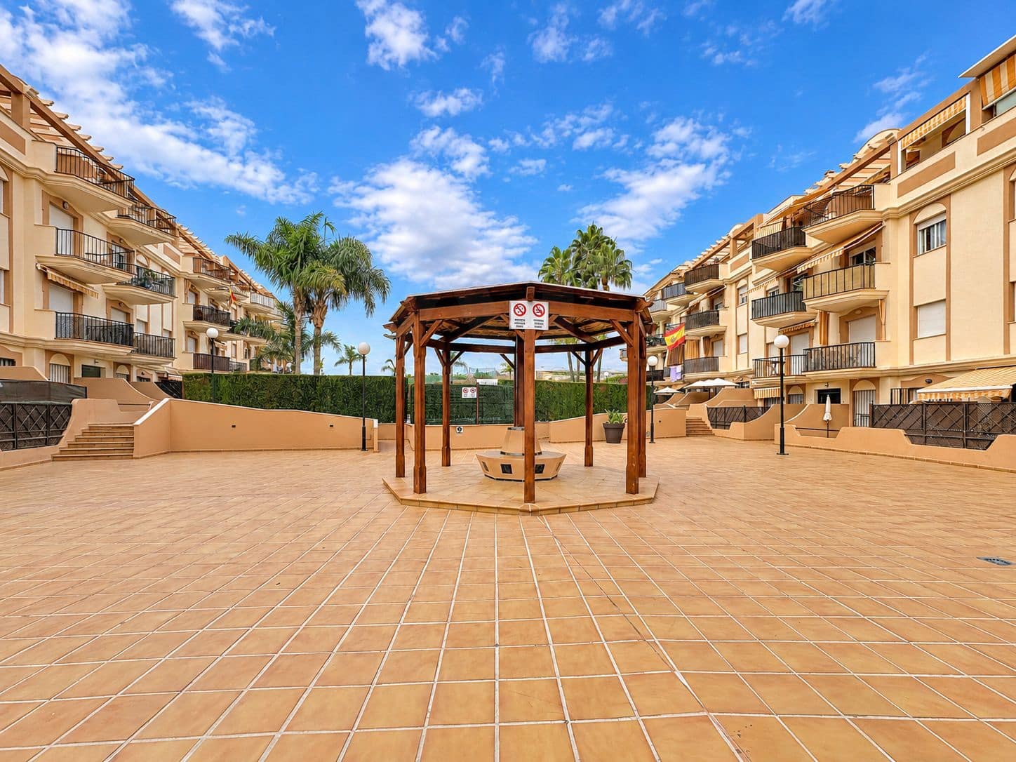 2 bedroom Apartment for sale in Torrox with pool - € 280,000 (Ref: 10120913)