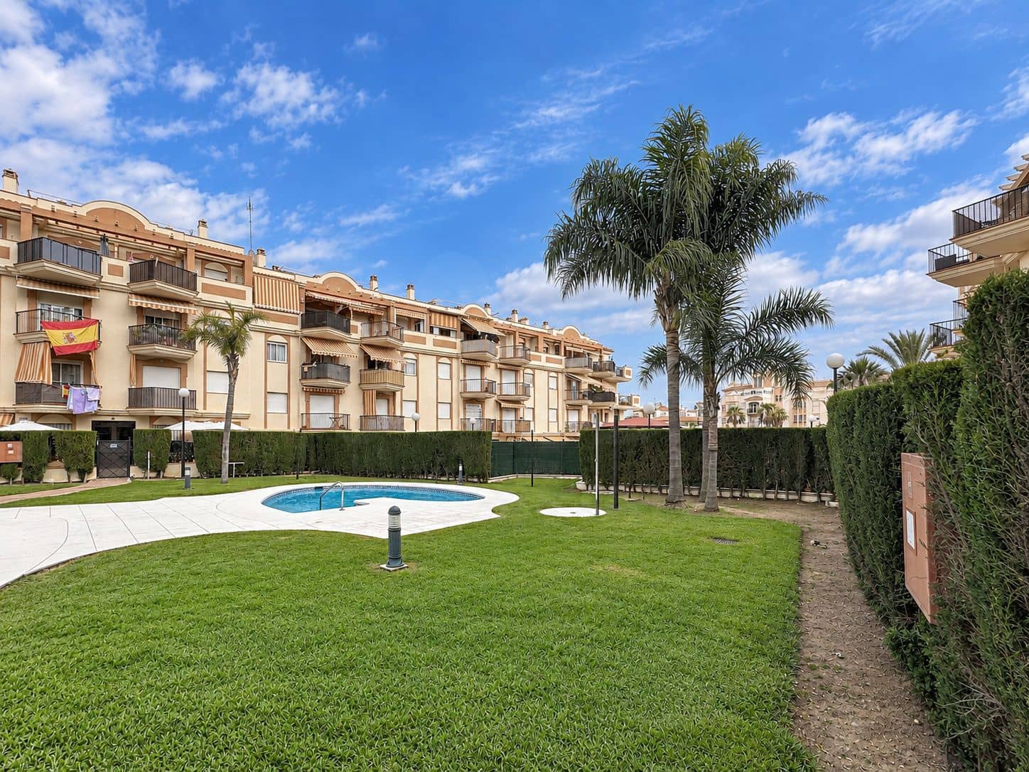 2 bedroom Apartment for sale in Torrox with pool - € 280,000 (Ref: 10120913)