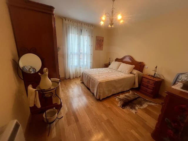 3 bedroom Apartment for sale in Ciudad Rodrigo with garage - € 140,000 (Ref: 10120914)