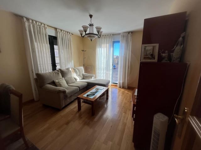 3 makuuhuone Huoneisto myytävänä paikassa Ciudad Rodrigo mukana 
autotalli - 140 000 € (Ref: 10120914)