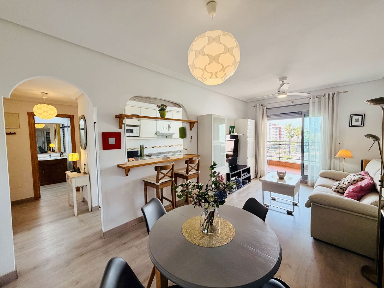 1 soveværelse Lejlighed til salg i Arenales del Sol med swimmingpool garage - € 219.000 (Ref: 10120917)
