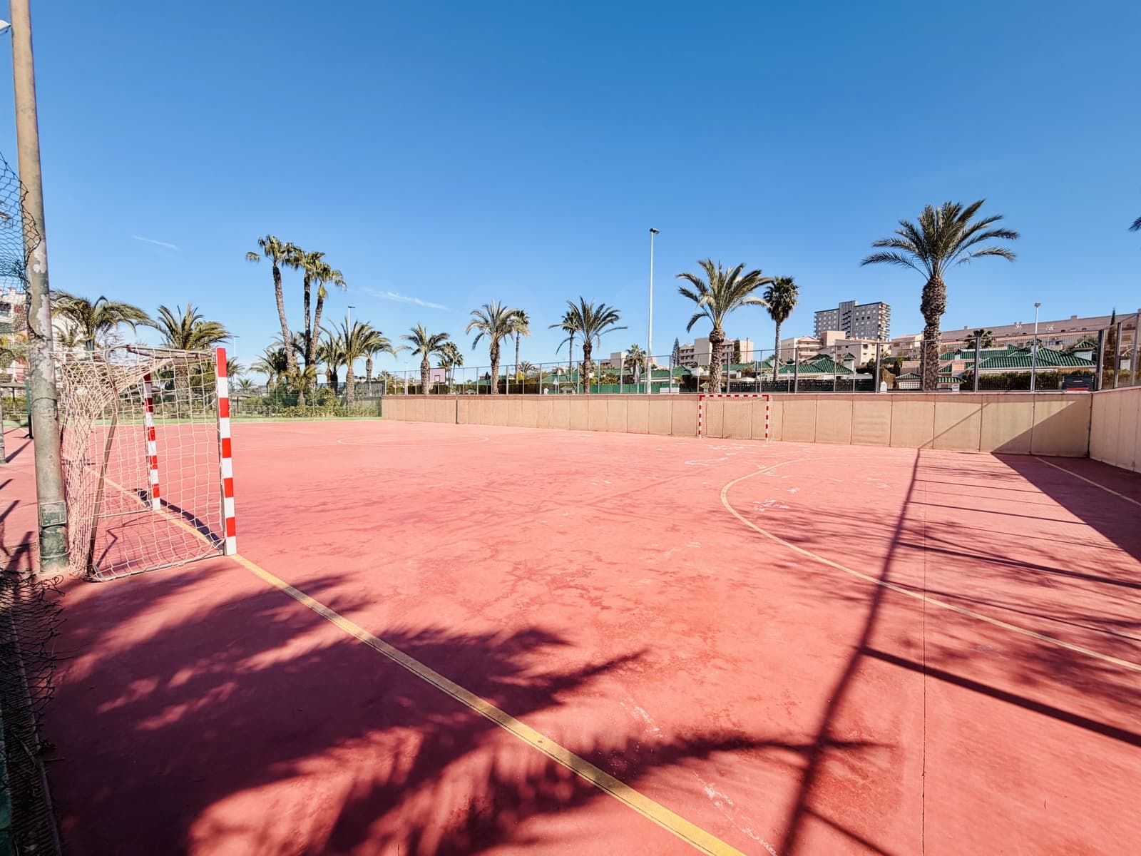 1 soveværelse Lejlighed til salg i Arenales del Sol med swimmingpool garage - € 219.000 (Ref: 10120917)