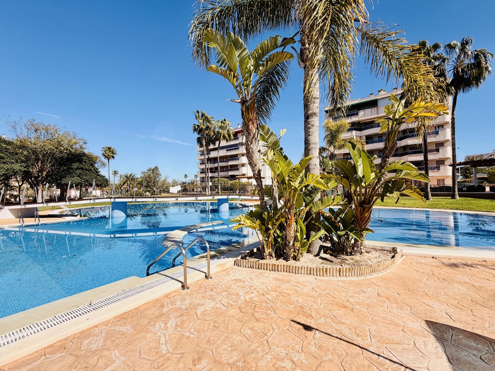 1 soveværelse Lejlighed til salg i Arenales del Sol med swimmingpool garage - € 219.000 (Ref: 10120917)